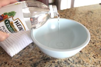 Microwave cleaning hacks, how to clean your microwave, popular pin, cleaning tips, cleaning, clean home, clean kitchen hacks.